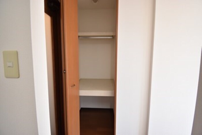 物件内観写真16　(物入)