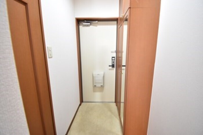 物件内観写真18　(玄関)