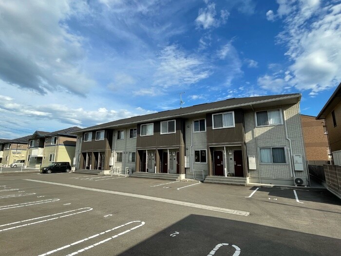 物件外観写真1　(建物外観)