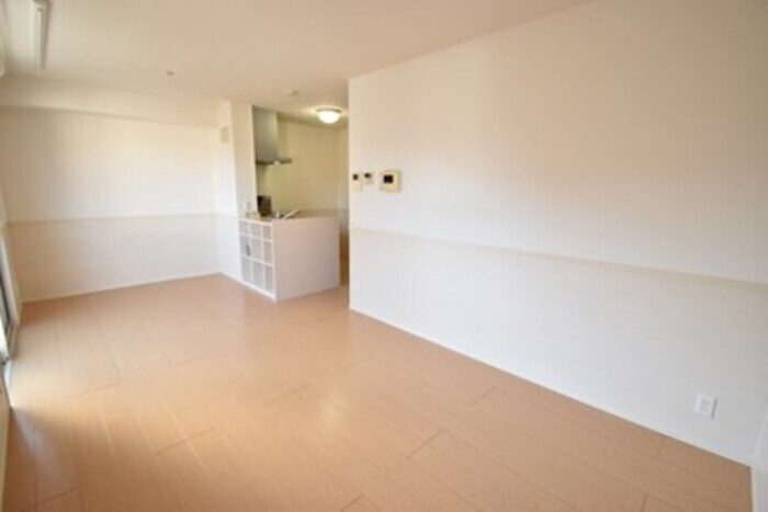 物件内観写真2　(ＬＤＫ１２．９帖)