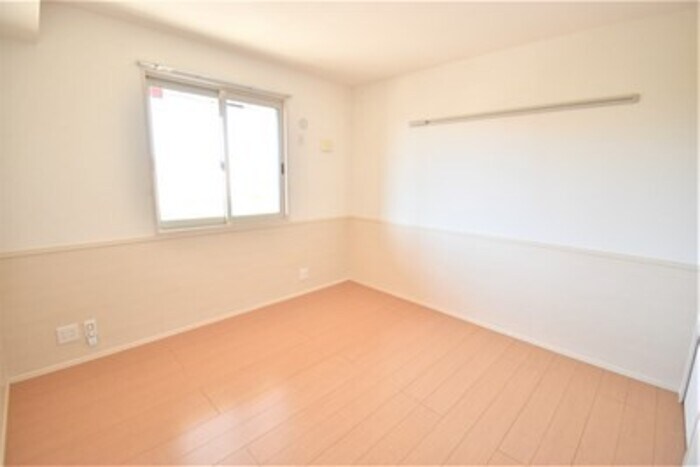 物件内観写真6　(北東洋室６．２帖)