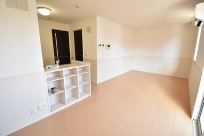 物件内観写真10　(ＬＤＫ１２．９帖)