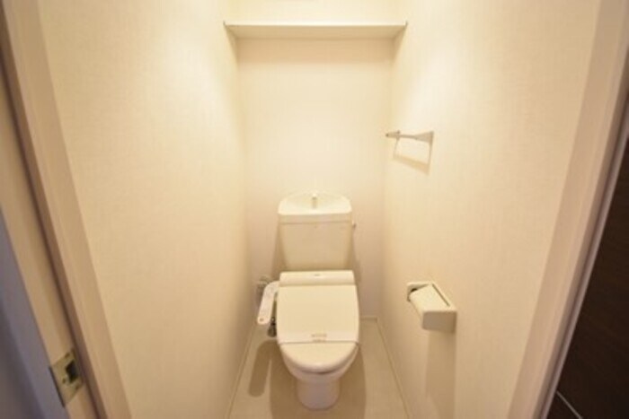 物件内観写真13　(温水洗浄暖房便座)