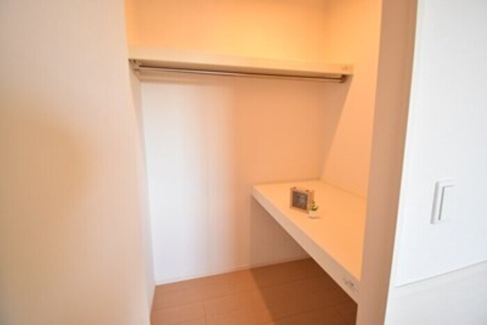 物件内観写真14　(ウォークインクローゼット（北東洋室）)