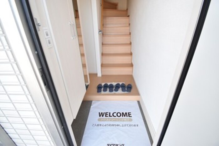 物件内観写真19　(玄関)