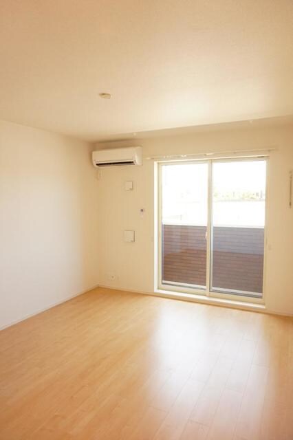 物件内観写真9　(居室・リビング)