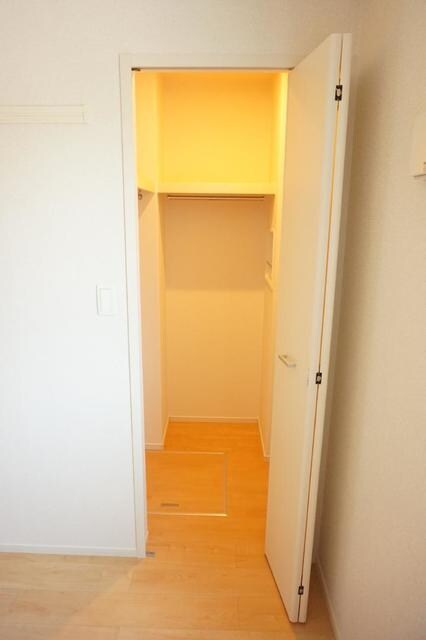 物件内観写真11　(収納)
