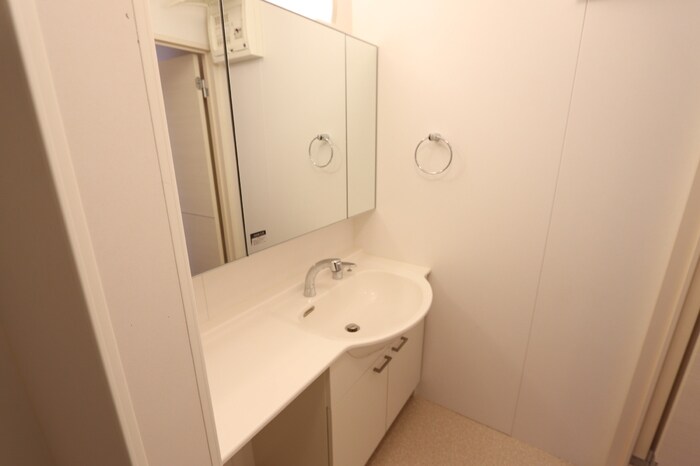 物件内観写真6　(洗髪洗面化粧台)