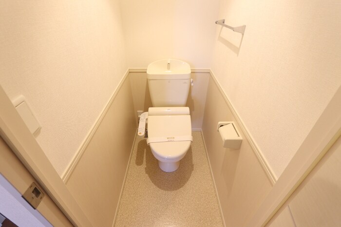 物件内観写真7　(温水洗浄暖房便座)