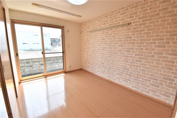 洋室(洋室６帖（西側）)