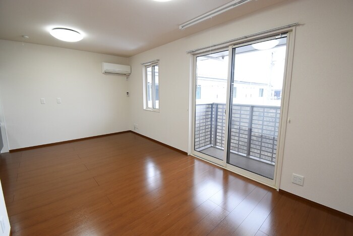 物件内観写真3　(LDK１０．８帖)