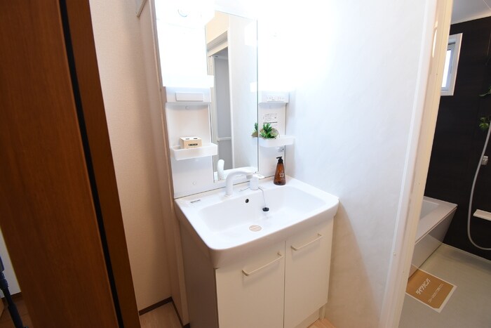 物件内観写真6　(洗髪洗面化粧台)