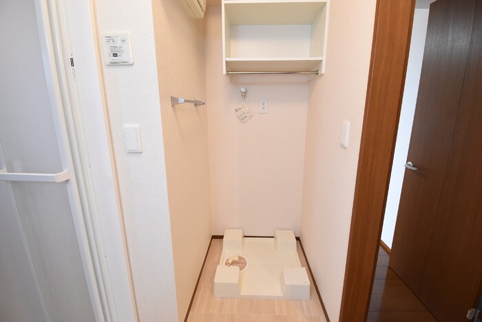 物件内観写真17　(室内洗濯機置場)