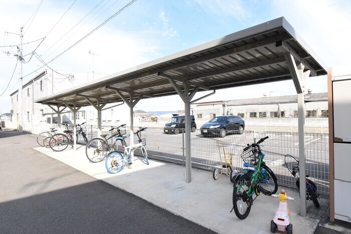 物件内観写真18　(駐輪場)