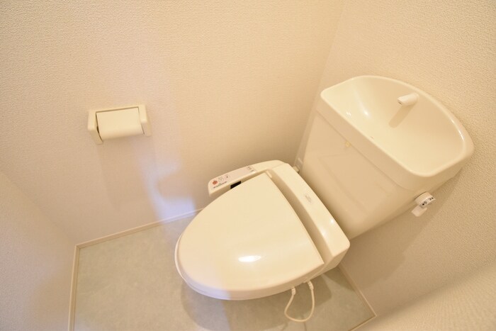 物件内観写真5　(温水洗浄暖房便座)