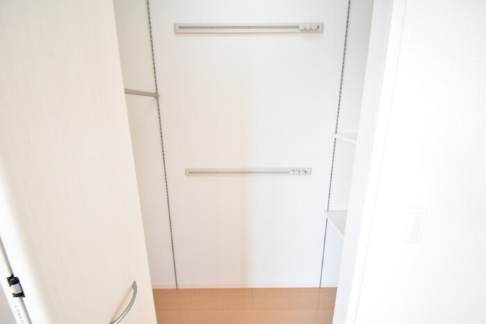 物件内観写真13　(ワンステップクローゼット（洋室）)