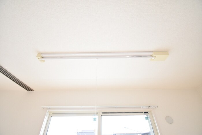 物件内観写真24　(室内物干し)