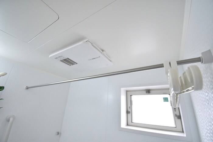 物件内観写真28　(浴室換気乾燥機)