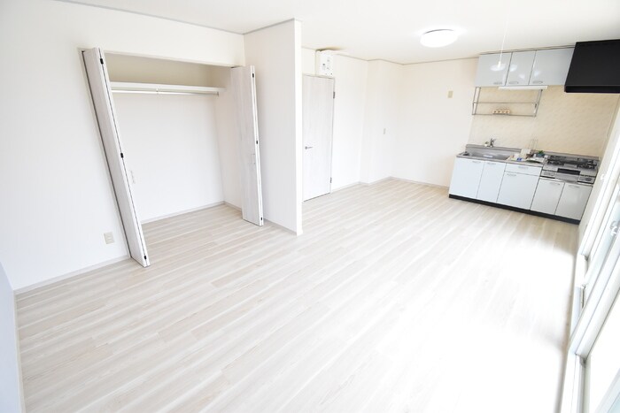 物件内観写真6　(ＬＤＫ１４帖)