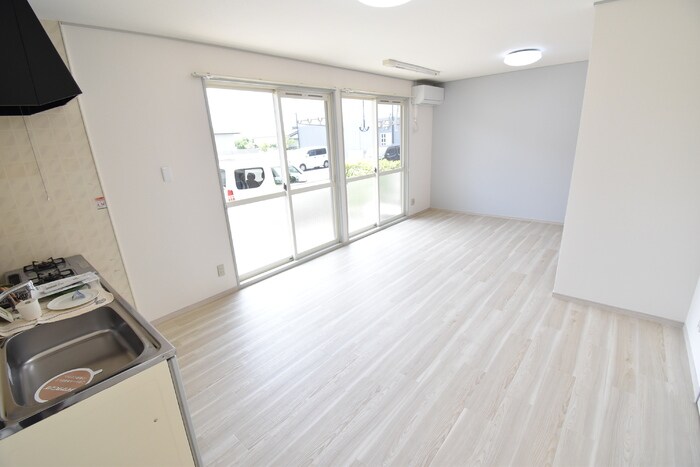 物件内観写真8　(ＬＤＫ１４帖)