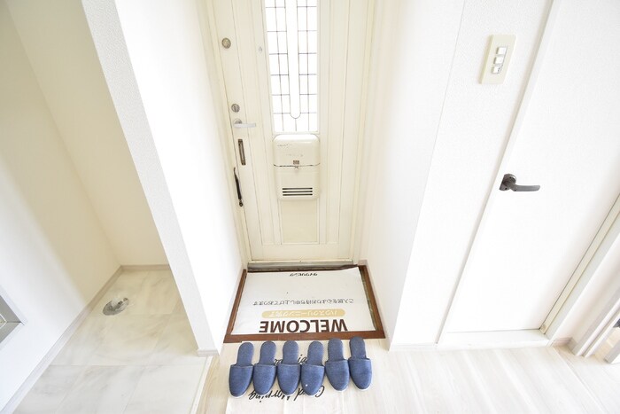 物件内観写真14　(玄関)