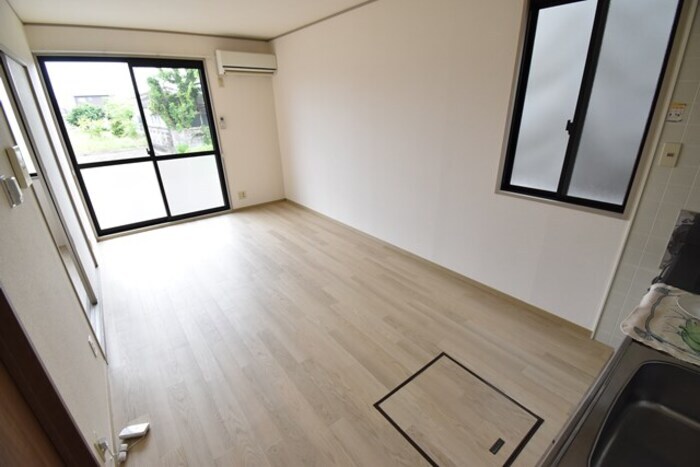 物件内観写真12　(ＤＫ９帖)