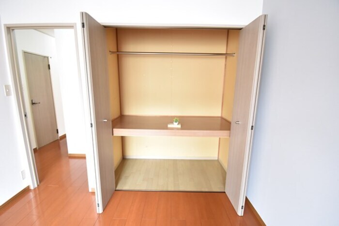 物件内観写真14　(クローゼット（北洋室）)