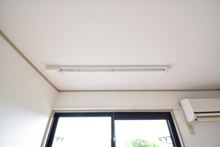 物件内観写真21　(室内物干し)