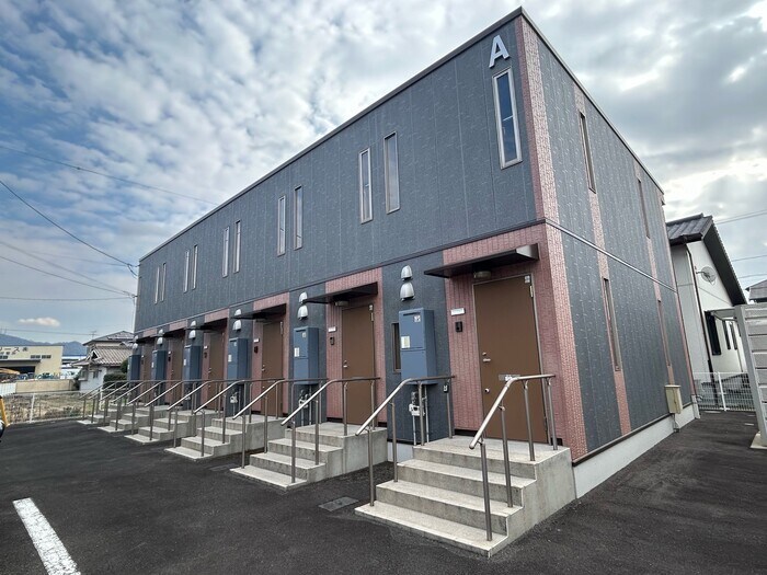 物件外観写真1　(建物外観)