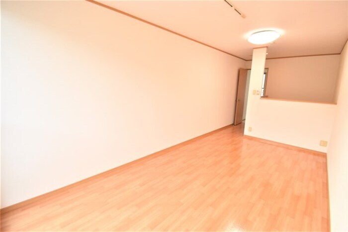 物件内観写真9　(洋室８．７帖)