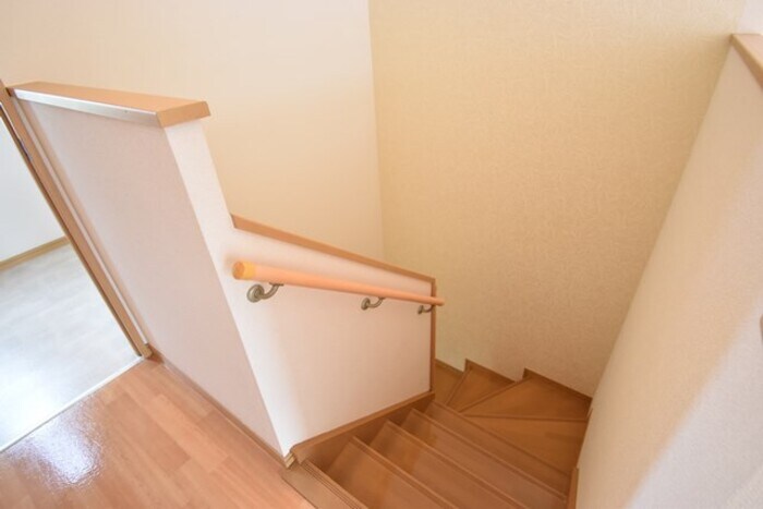 物件内観写真13　(階段)