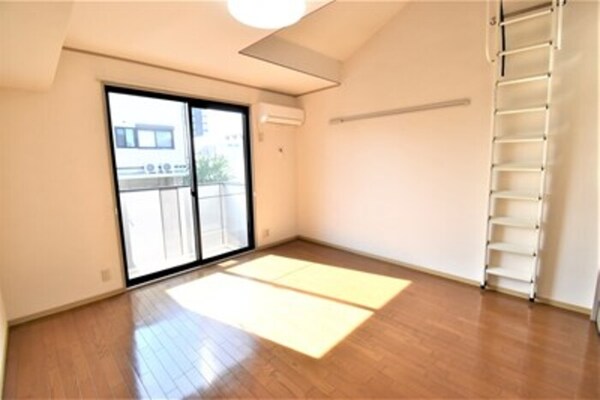 洋室(洋室８帖)