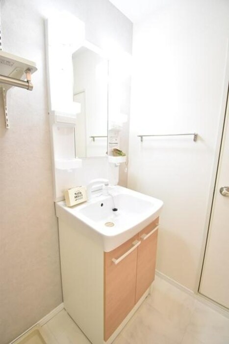 物件内観写真4　(洗髪洗面化粧台)