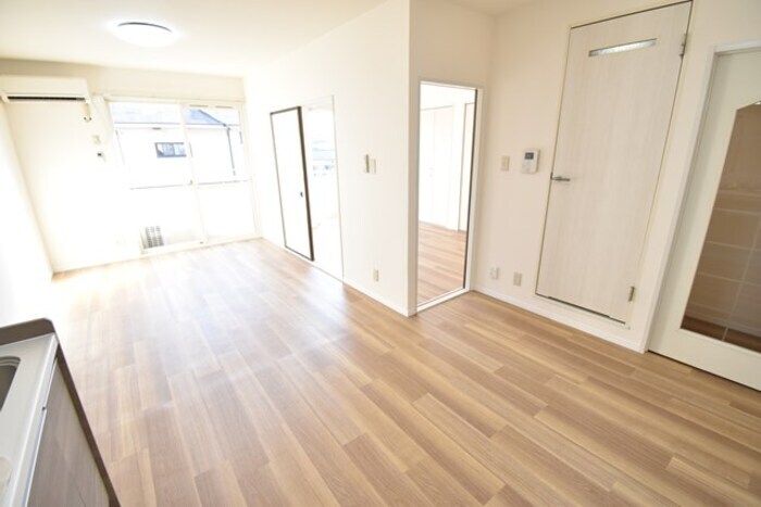 物件内観写真11　(ＬＤＫ１２帖～南洋室６帖)