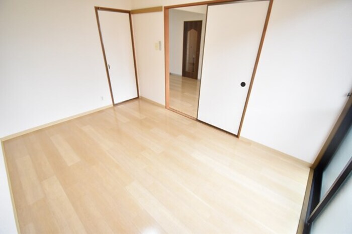 物件内観写真9　(南洋室６帖)