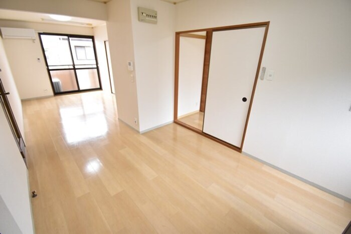 物件内観写真11　(ＬＤＫ１３帖)