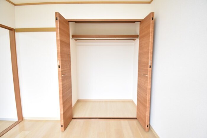 物件内観写真13　(クローゼット（北洋室）)