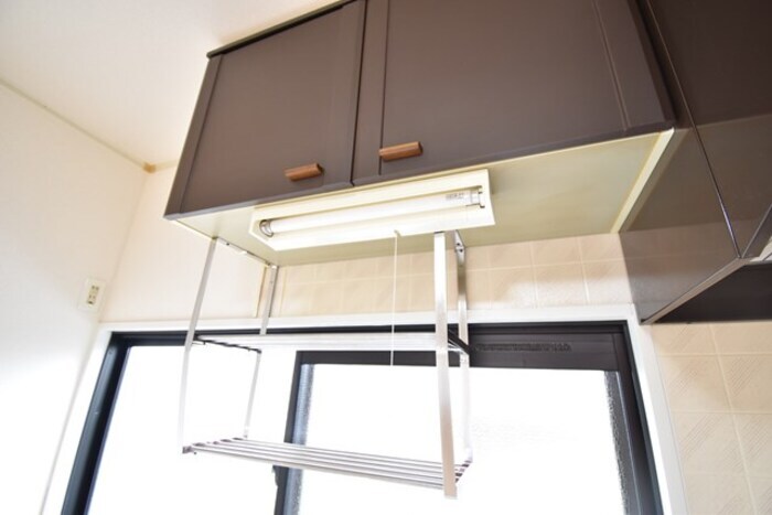 物件内観写真16　(キッチン吊戸棚)