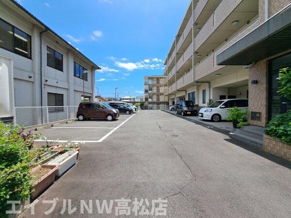 駐車場(駐車場)