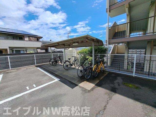 物件内観写真17　(駐輪場)