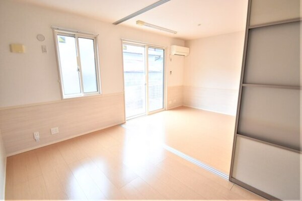 洋室(洋室４．９帖～ＬＤＫ１１．８帖)