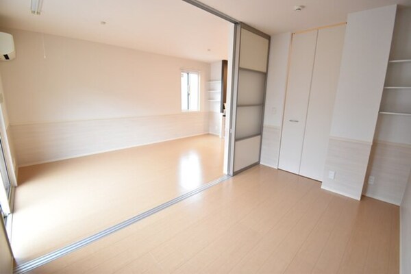 洋室(洋室４．９帖～ＬＤＫ１１．８帖)