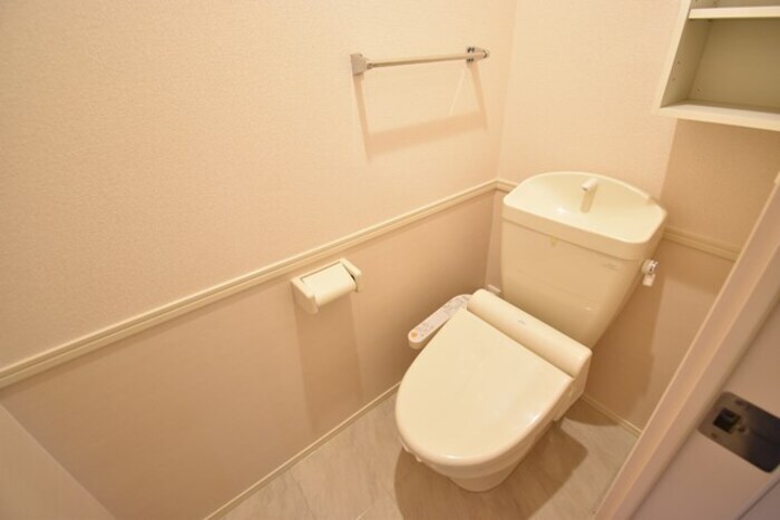 物件内観写真11　(温水洗浄暖房便座)