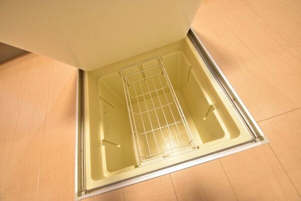 収納(床下収納)