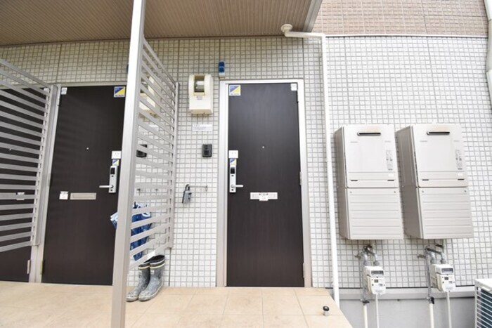 物件内観写真16　(玄関)