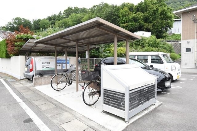 物件内観写真27　(駐輪場)