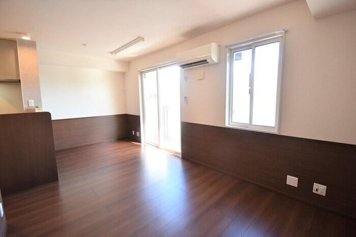 物件内観写真7　(ＬＤＫ１２帖)