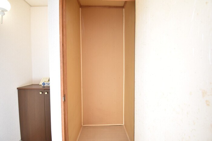 物件内観写真11　(物入)