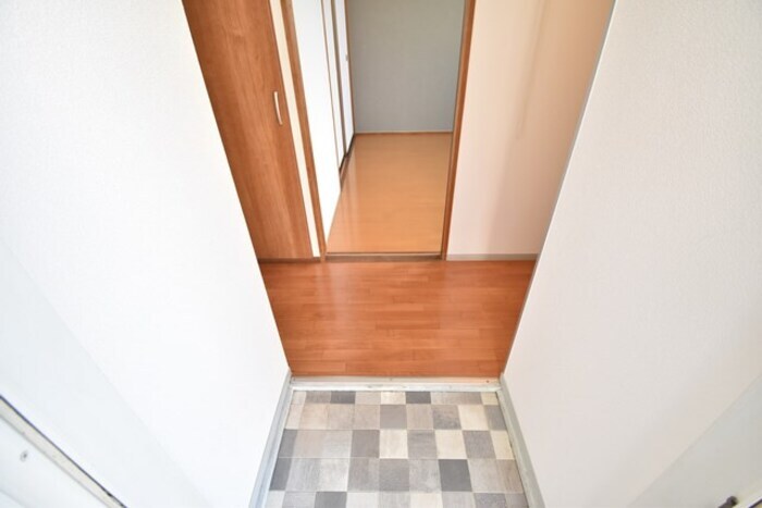 物件内観写真14　(玄関)