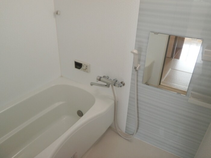 物件内観写真4　(浴室)